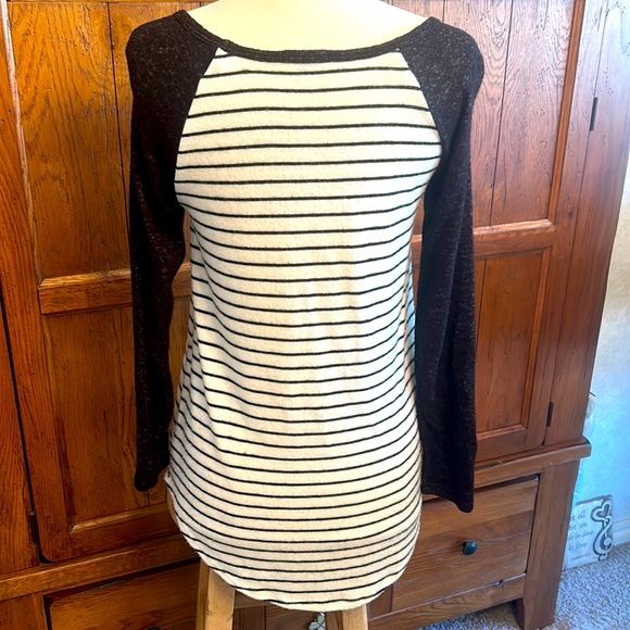 CHRISTMAS Black White Stripe Top🎅🏼Blingy Sequin Red SANTA CAP🎄Only Worn ONCE - Picture 3 of 7